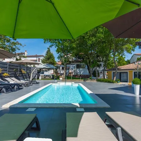 Apartmán In With Balcony, Air Conditioning, Wifi, Washing Machine 4928-10
