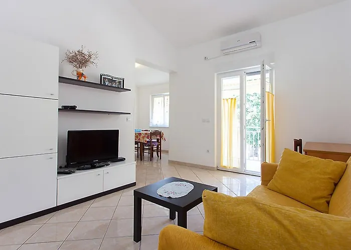 In With Balcony, Air Conditioning, Wifi, Washing Machine 4928-10 *