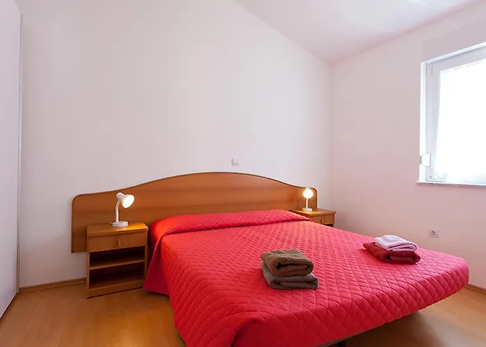 In With Balcony, Air Conditioning, Wifi, Washing Machine 4928-10 * Poreč