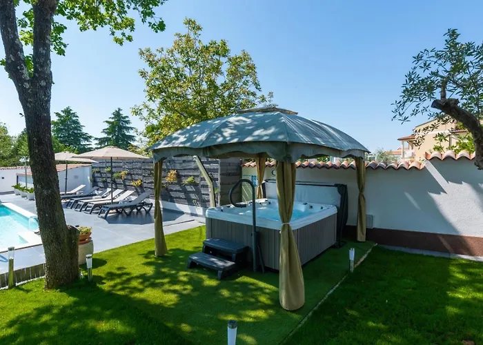 In With Balcony, Air Conditioning, Wifi, Washing Machine 4928-10 Apartmán *