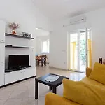 In With Balcony, Air Conditioning, Wifi, Washing Machine 4928-10 *