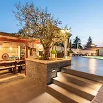 In With Balcony, Air Conditioning, Wifi, Washing Machine 4928-10 Apartamento *