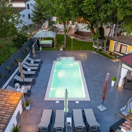 In With Balcony, Air Conditioning, Wifi, Washing Machine 4928-10 Πόρετς