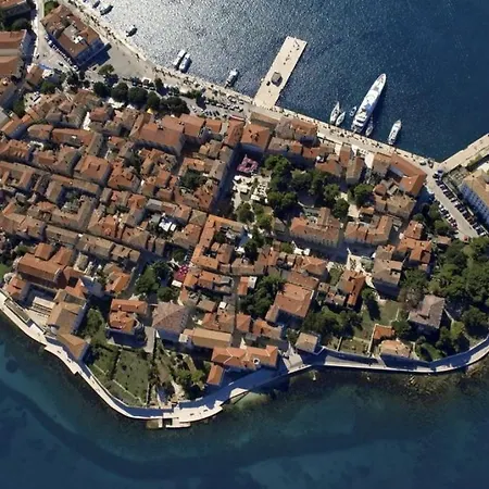 In With Balcony, Air Conditioning, Wifi, Washing Machine 4928-10 Lejlighed Poreč