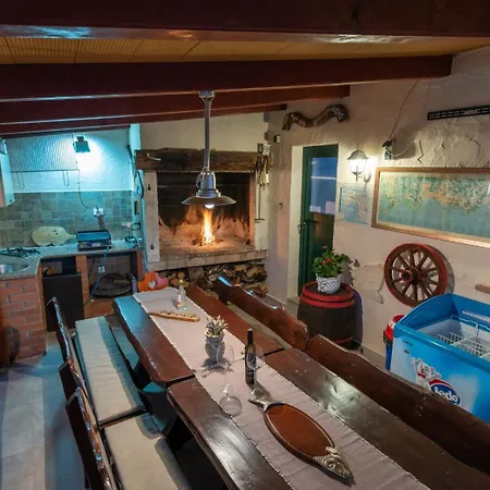 Apartment In With Balcony, Air Conditioning, Wifi, Washing Machine 4928-10