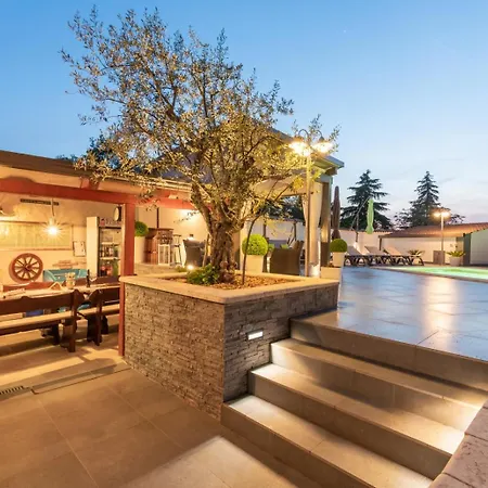 In With Balcony, Air Conditioning, Wifi, Washing Machine 4928-10 Διαμέρισμα *