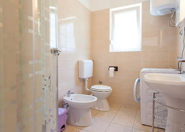 Апартаменты In With Balcony, Air Conditioning, Wifi, Washing Machine 4928-10 *