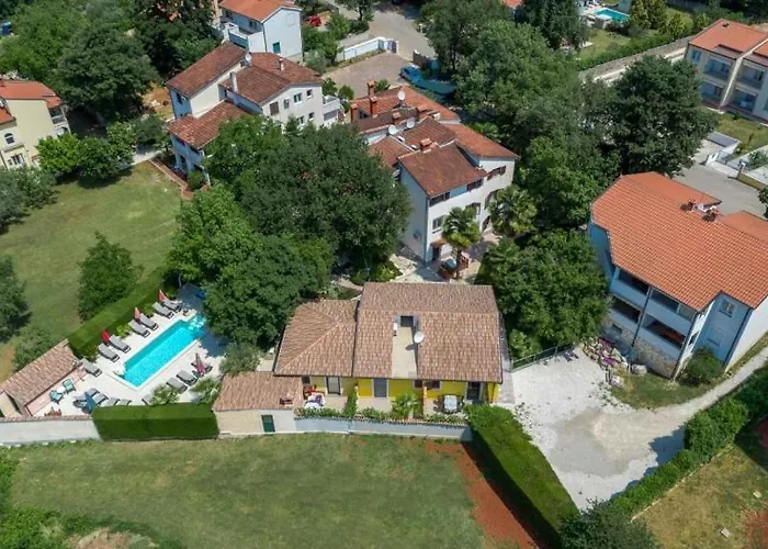 In With Balcony, Air Conditioning, Wifi, Washing Machine 4928-10 * Poreč