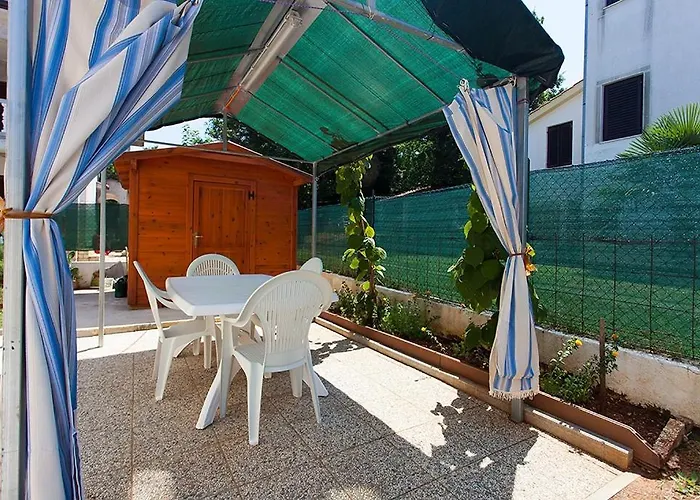 In With Balcony, Air Conditioning, Wifi, Washing Machine 4928-10 Poreč