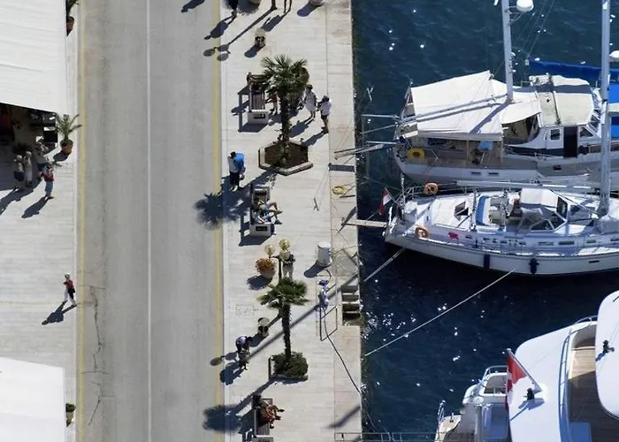 In With Balcony, Air Conditioning, Wifi, Washing Machine 4928-10 Lejlighed *