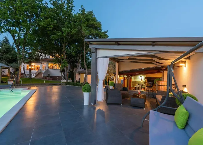 In With Balcony, Air Conditioning, Wifi, Washing Machine 4928-10 *