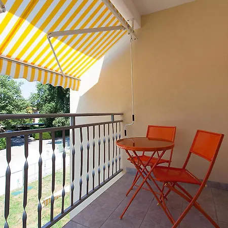 Apartament In With Balcony, Air Conditioning, Wifi, Washing Machine 4928-10