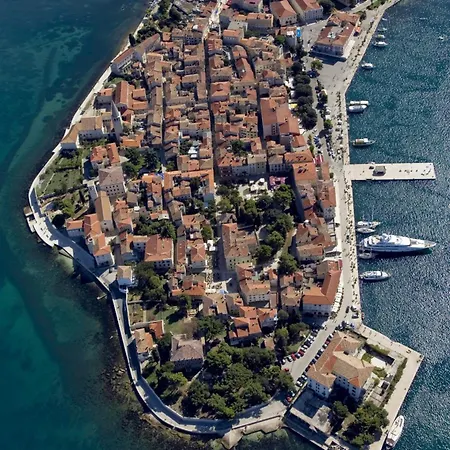 Apartament In With Balcony, Air Conditioning, Wifi, Washing Machine 4928-10 *